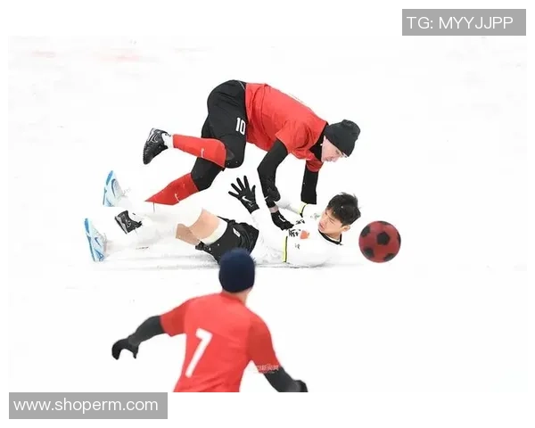 在雪地中奔跑的足球明星们展现冬季运动的激情与魅力