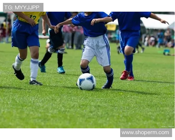 杨静专访：从绿茵场到人生舞台的足球旅程回顾与展望